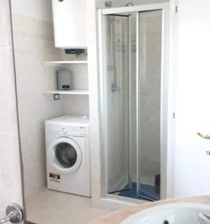 La Pelosa House 2 *