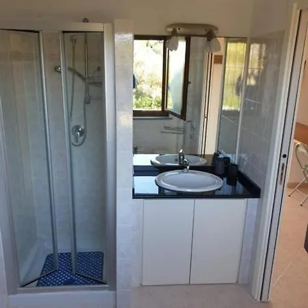 La Pelosa House 2 *